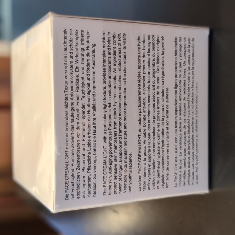Face Cream Light - Picture 3 of 5